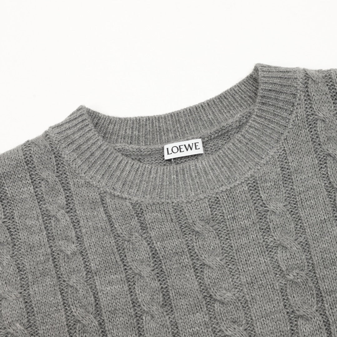 Cable-Knit Grey