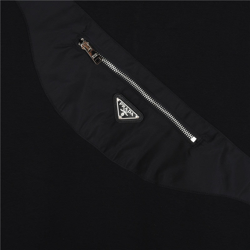 Re-Nylon Triangle Logo Zip Pocket Black
