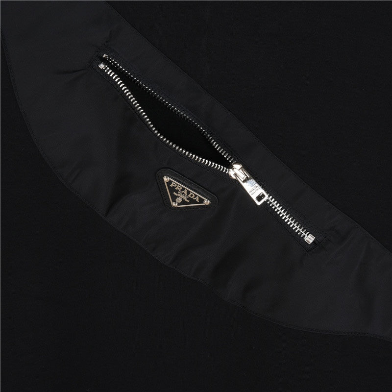 Re-Nylon Triangle Logo Zip Pocket Black