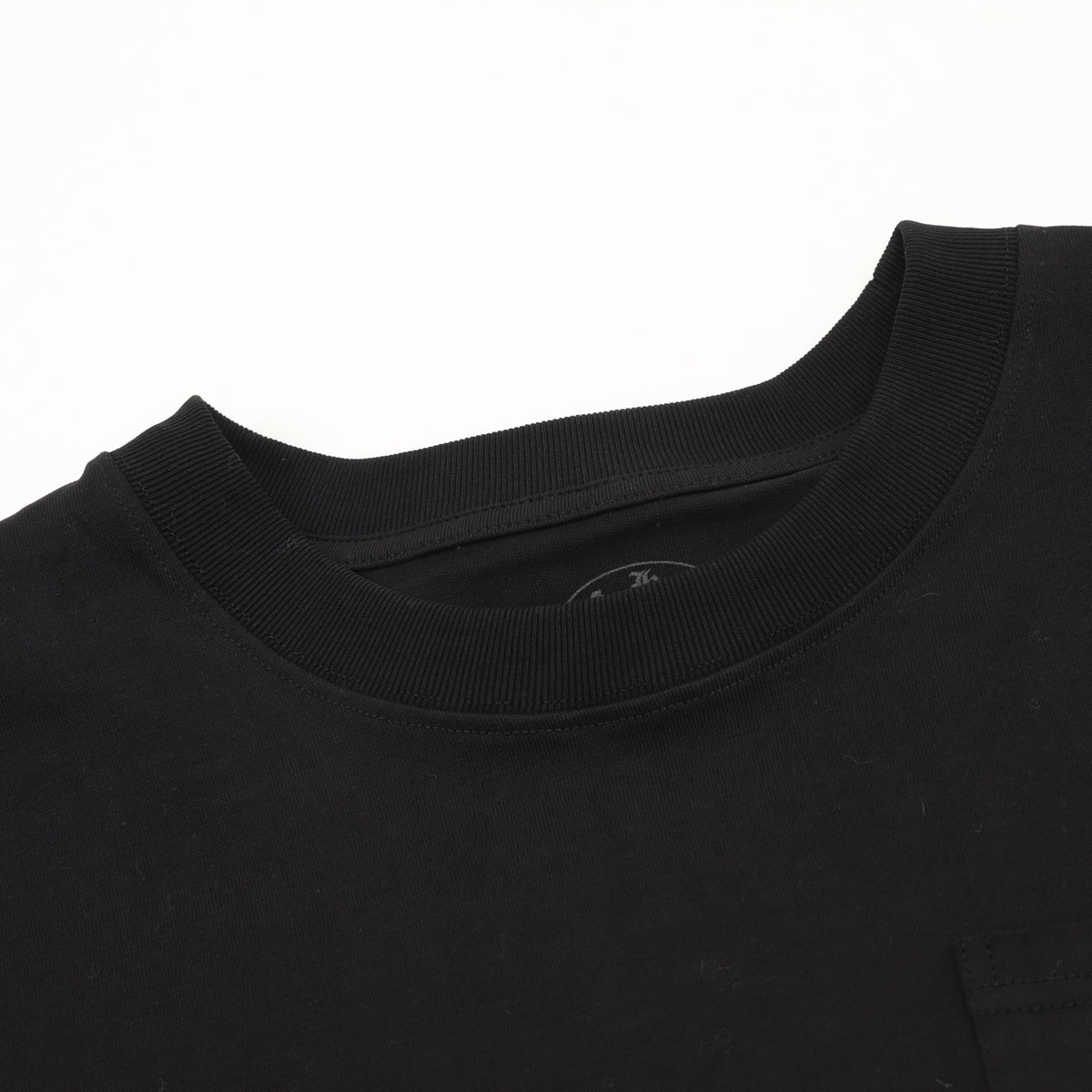 Scroll Logo Long Sleeve Pocket T-Shirt Black