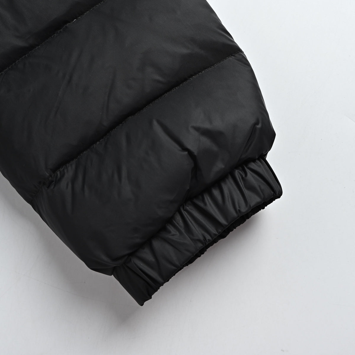 Verith Hooded Short Down Black