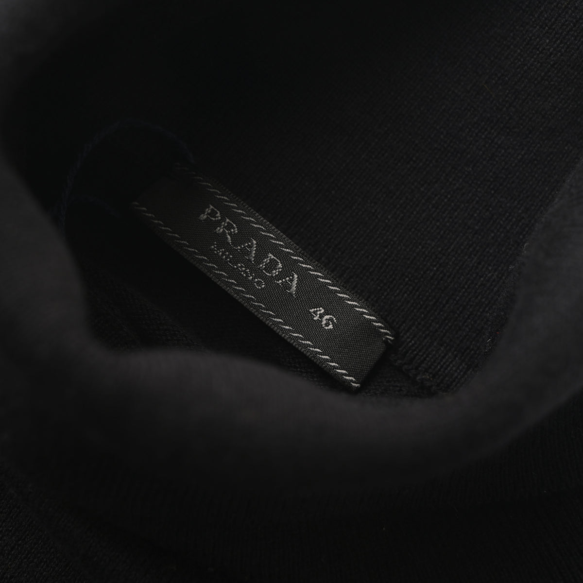 Superfine Wool Logo Turtleneck Black