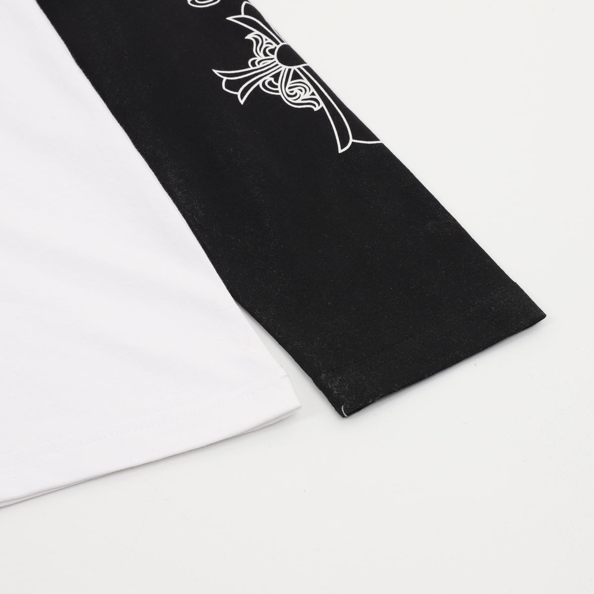 Horseshoe Raglan Long Sleeve T-Shirt White & Black