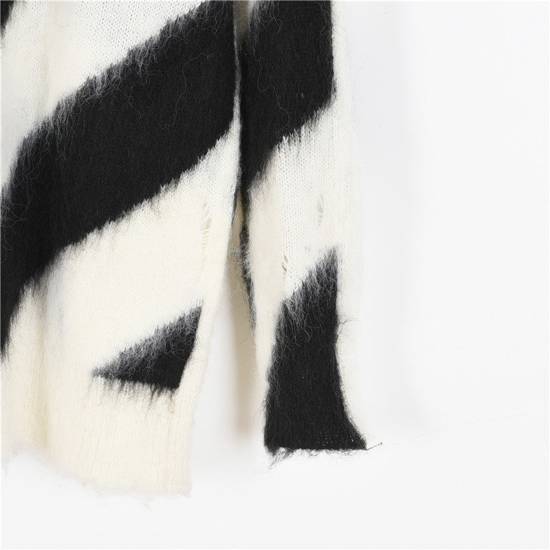 Diag Mohair Black & White