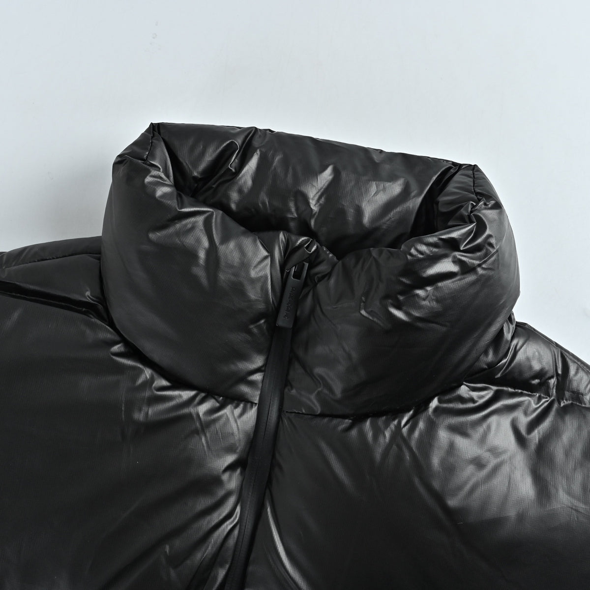 Light Re-Nylon Down Black
