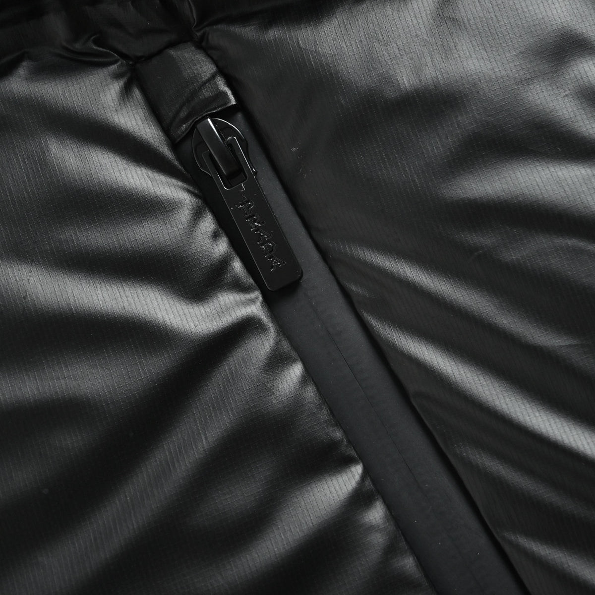 Light Re-Nylon Down Black