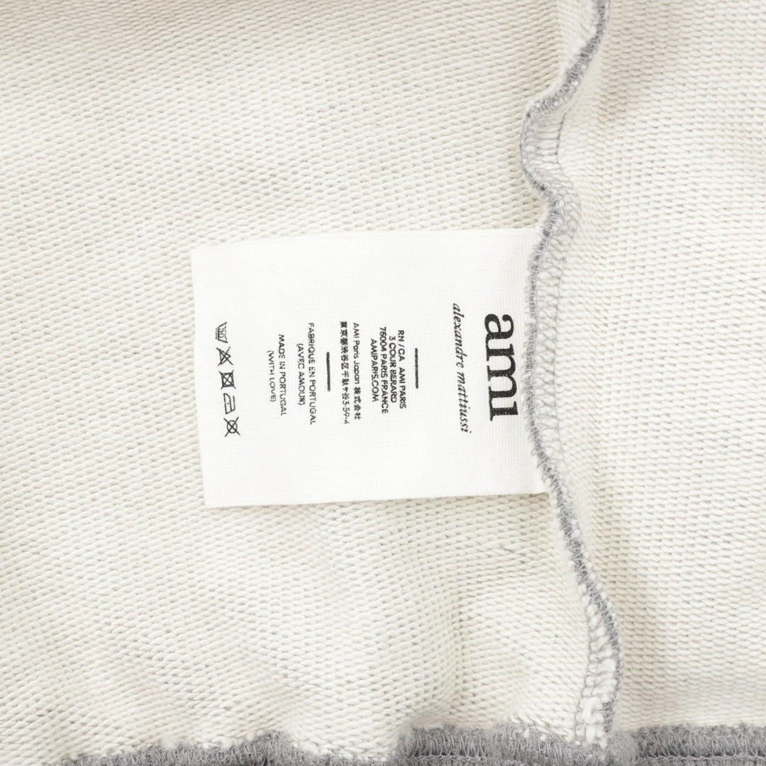 Ami de Coeur Embossed Heart Grey