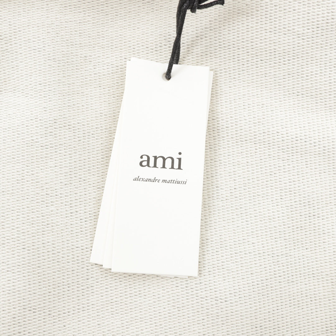 Ami de Coeur Embossed Heart Grey