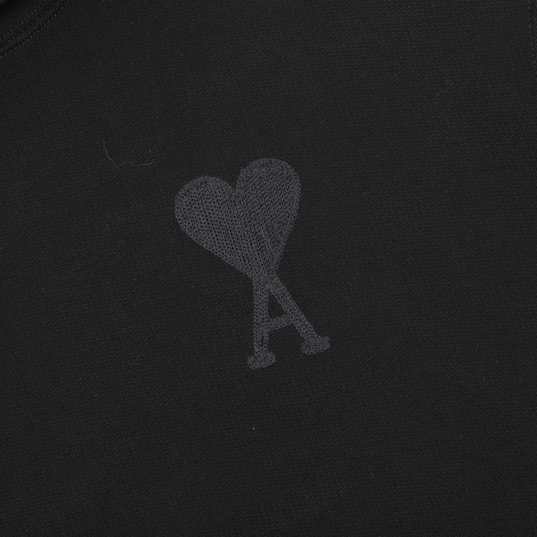 Ami de Coeur Embossed Heart Black