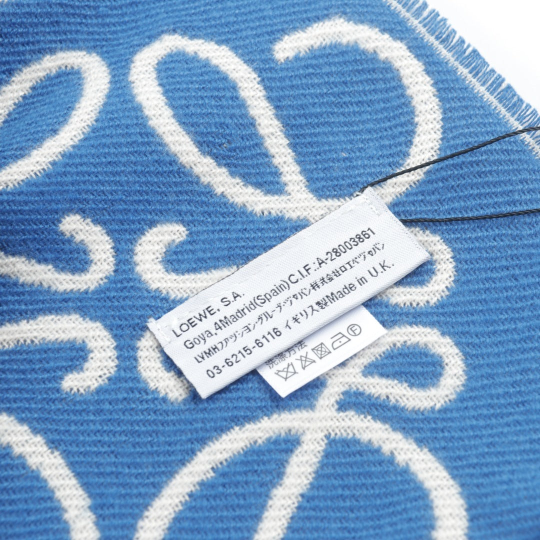 Graphic Typography Knit White Blue