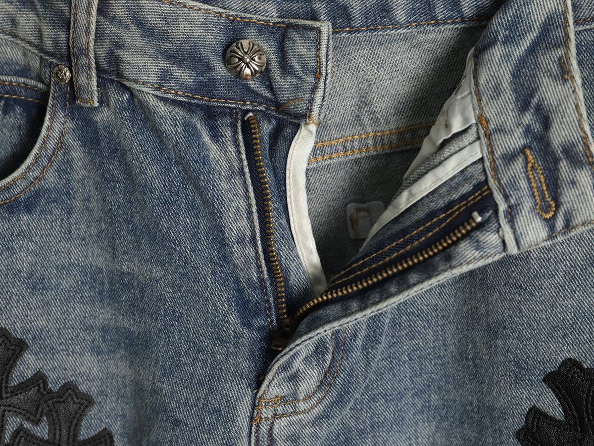 Cross Patch Straight-Leg Denim Jeans Light Blue & Black