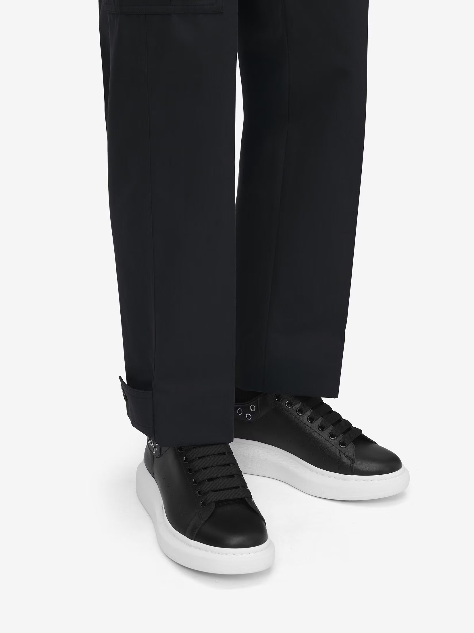 Alexander McQueen Oversized Sneaker in Black Silver