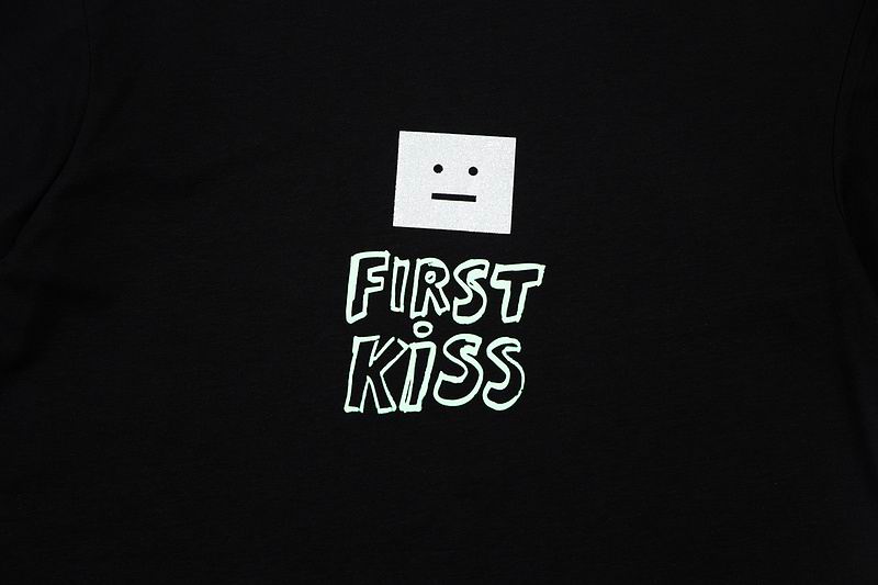 Oversized First Kiss T-Shirt