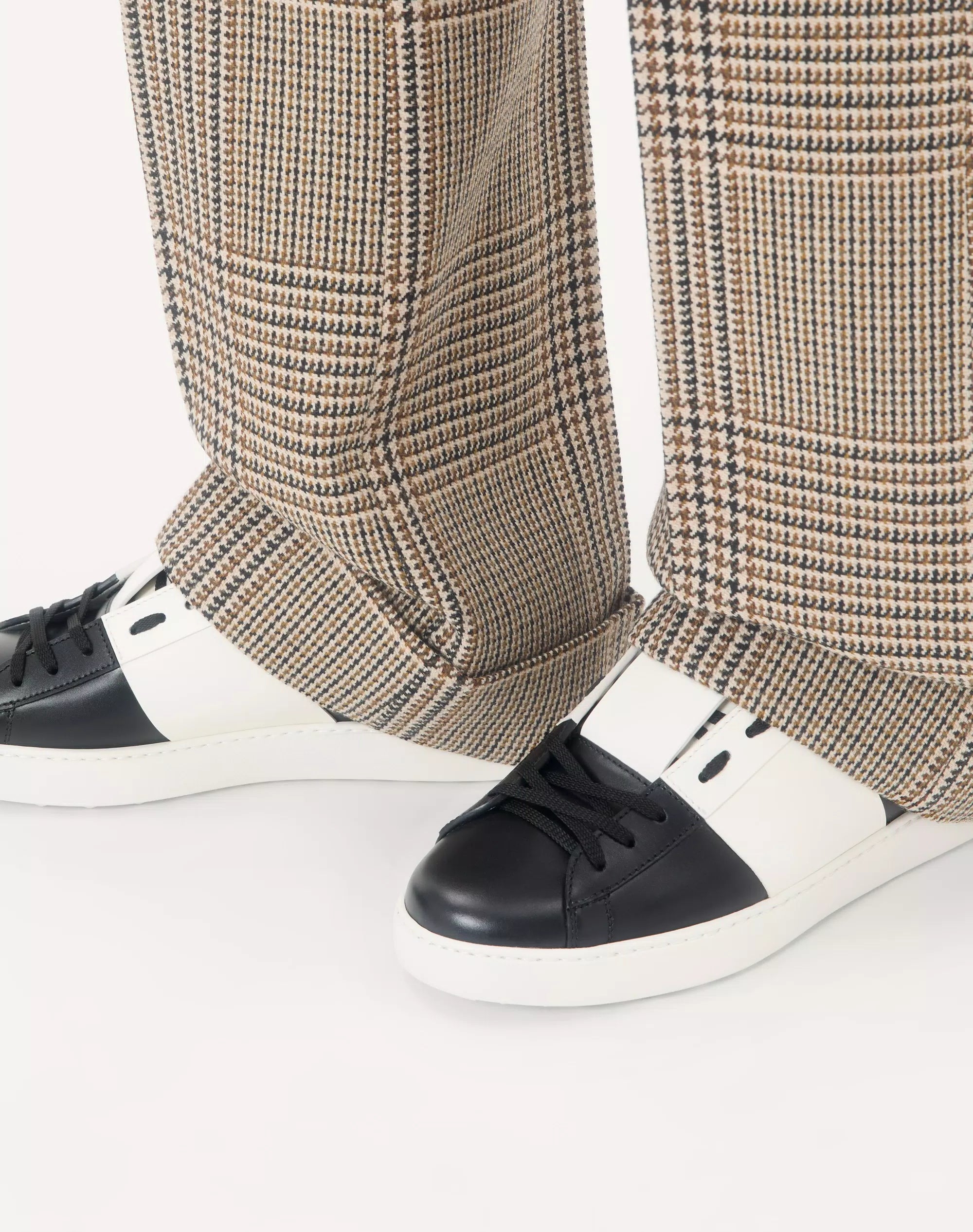 Valentino Calfskin-Open-Sneaker Black/White