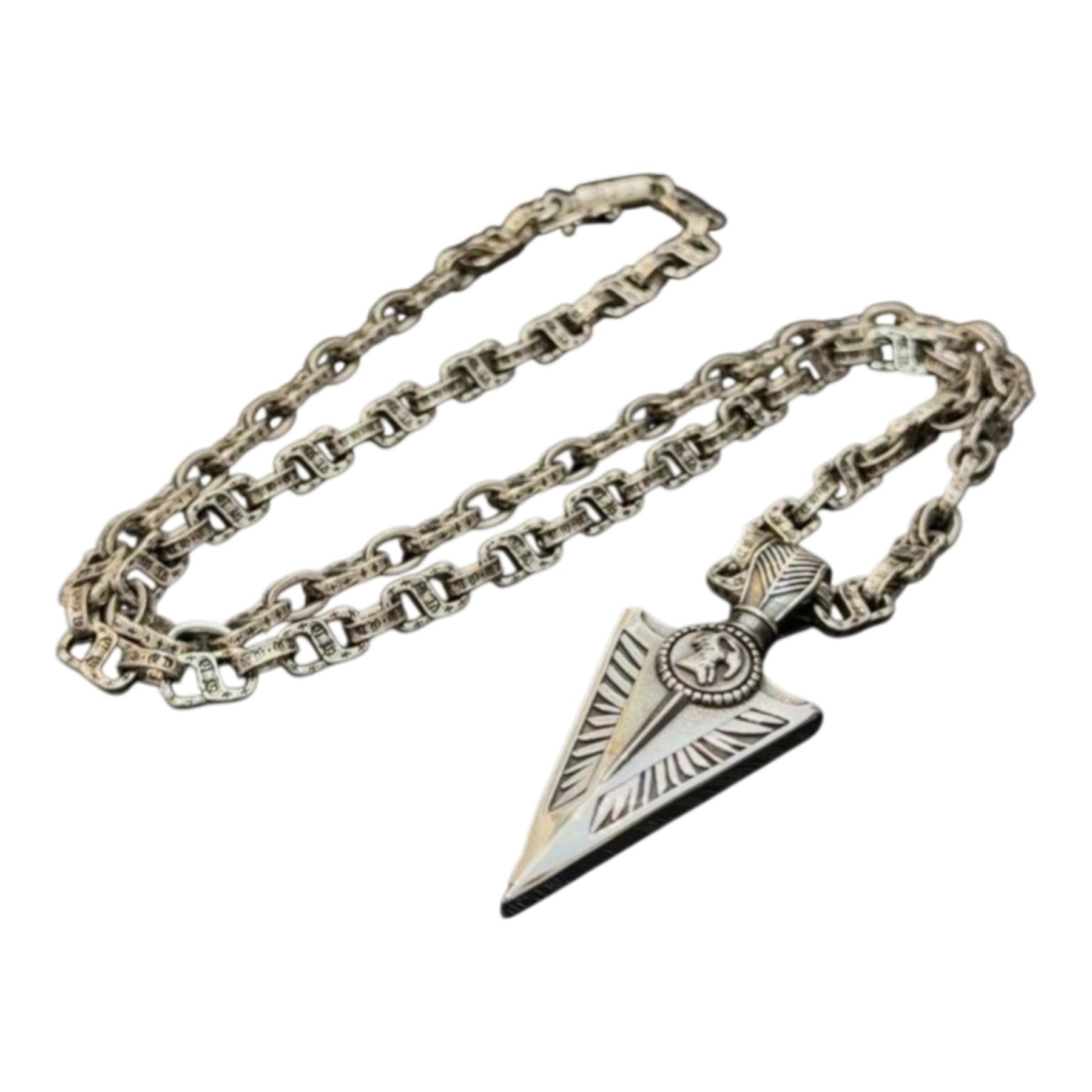 Spearpoint Arrowhead Pendant Necklace