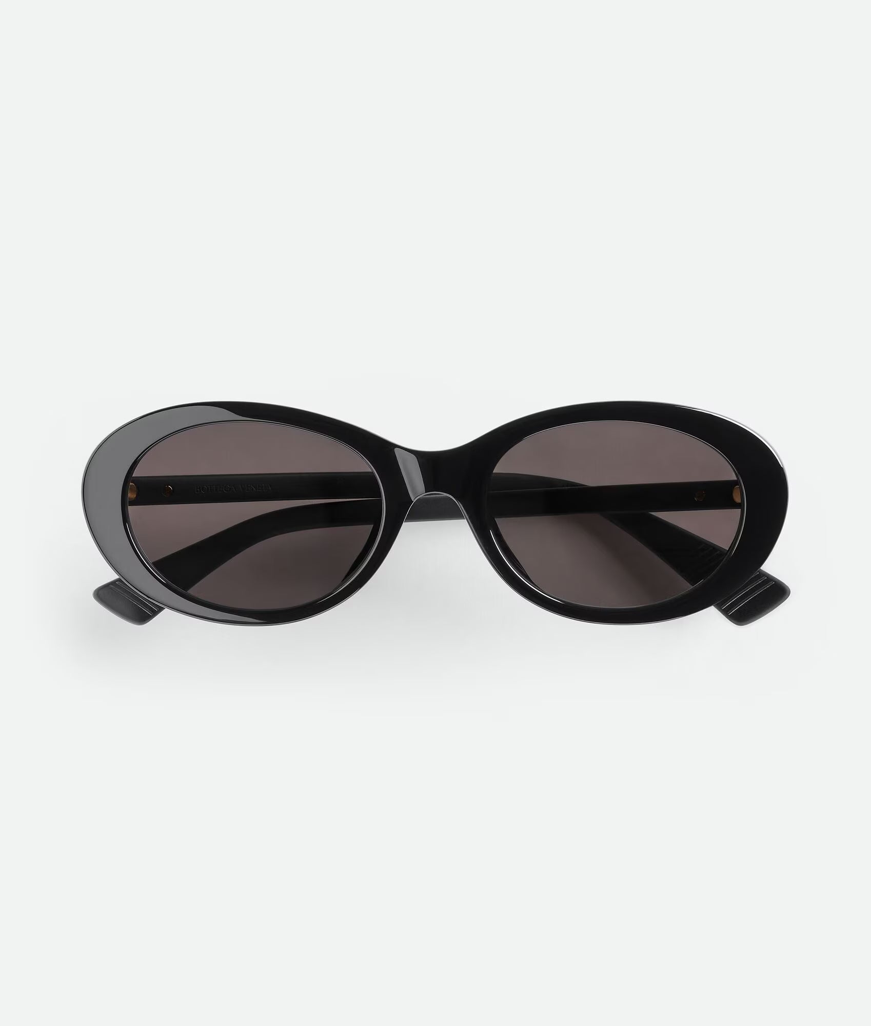 Classic Oval Sunglasses Black Grey
