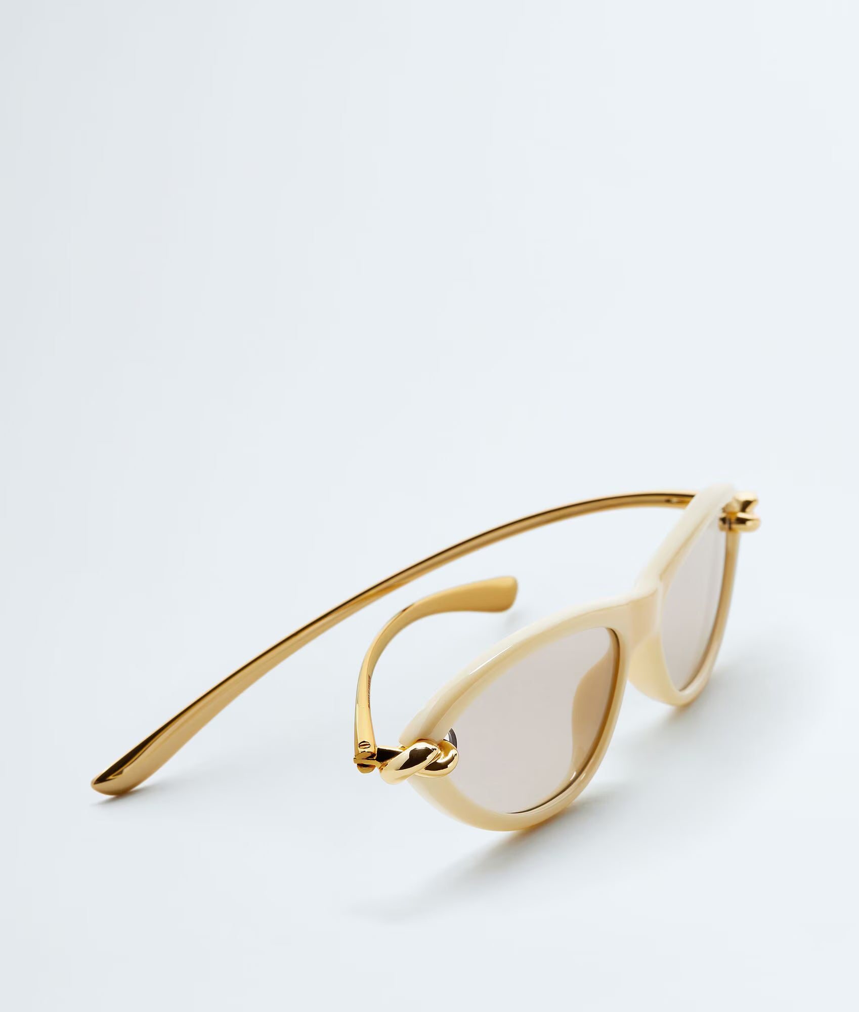 Knot Cat Eye Sunglasses Beige Grey