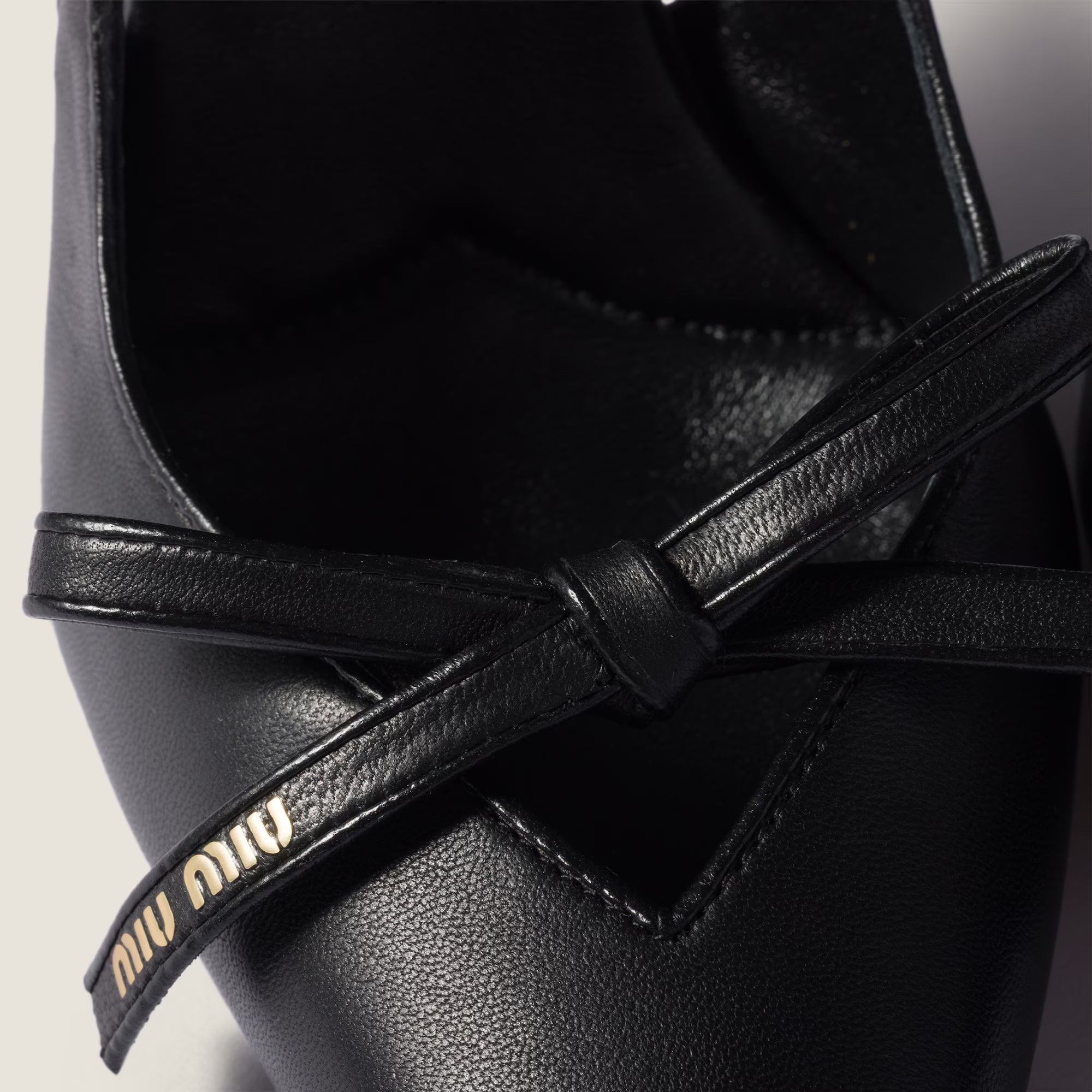 Leather Slingback Pumps with Bow Black