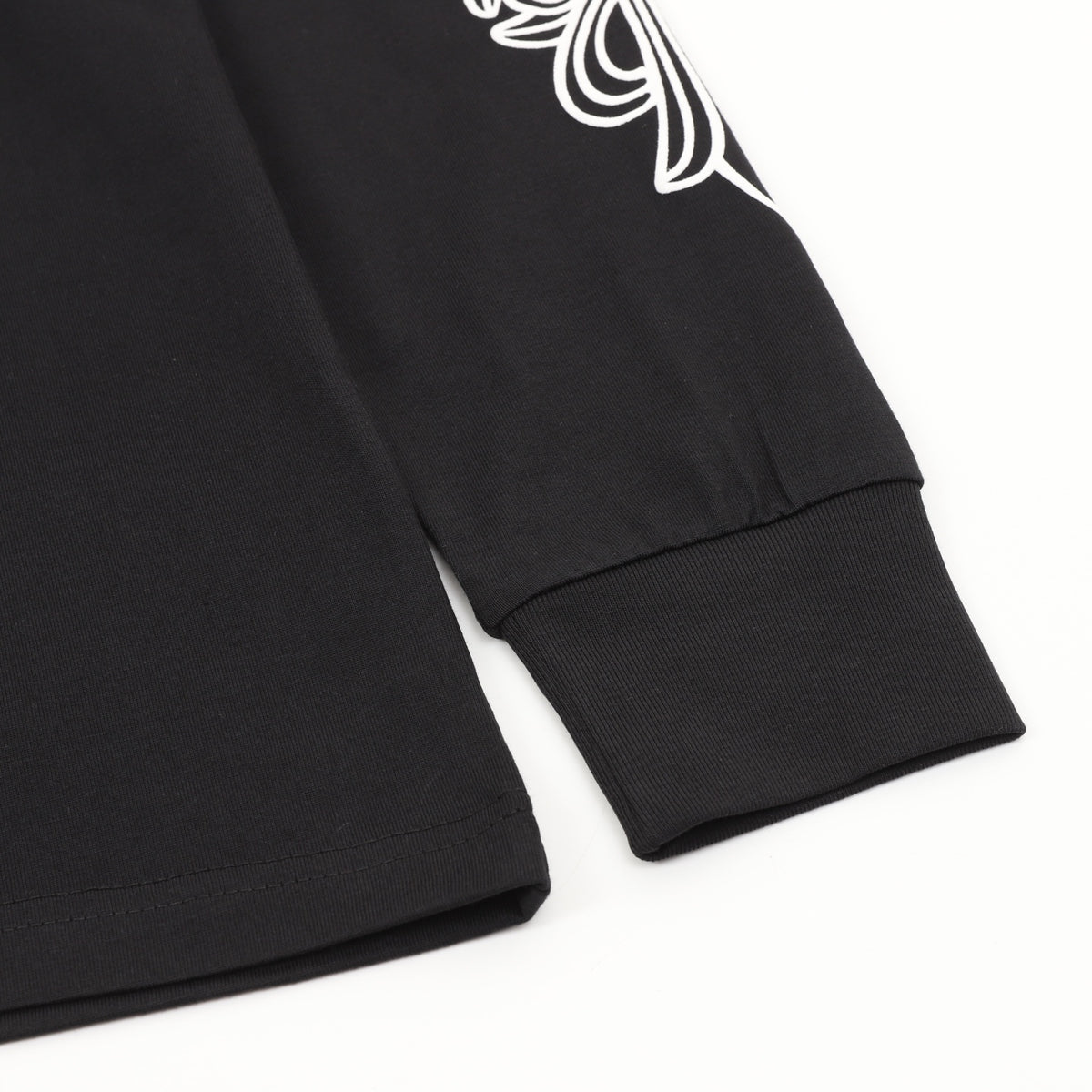 Horseshoe Floral Sleeve Long Sleeve Pocket T-Shirt Black