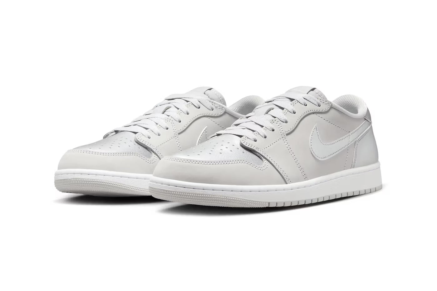 Air Jordan 1 Low OG Metallic Silver