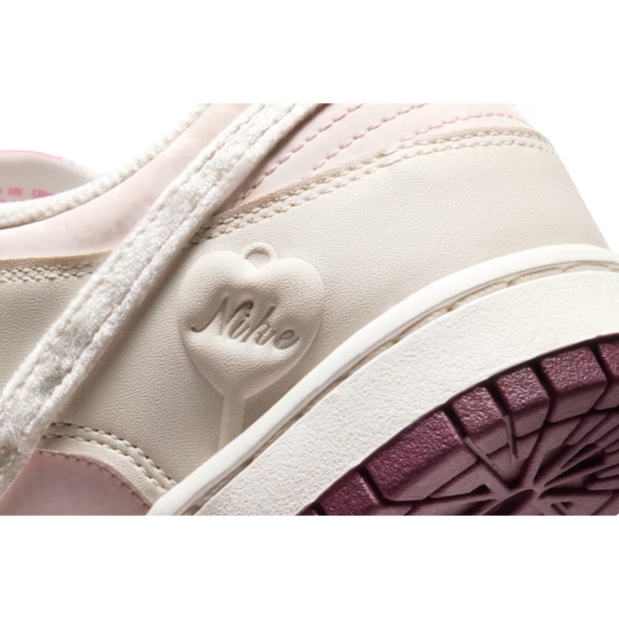 Nike Dunk Low Valentine’s Day 2026