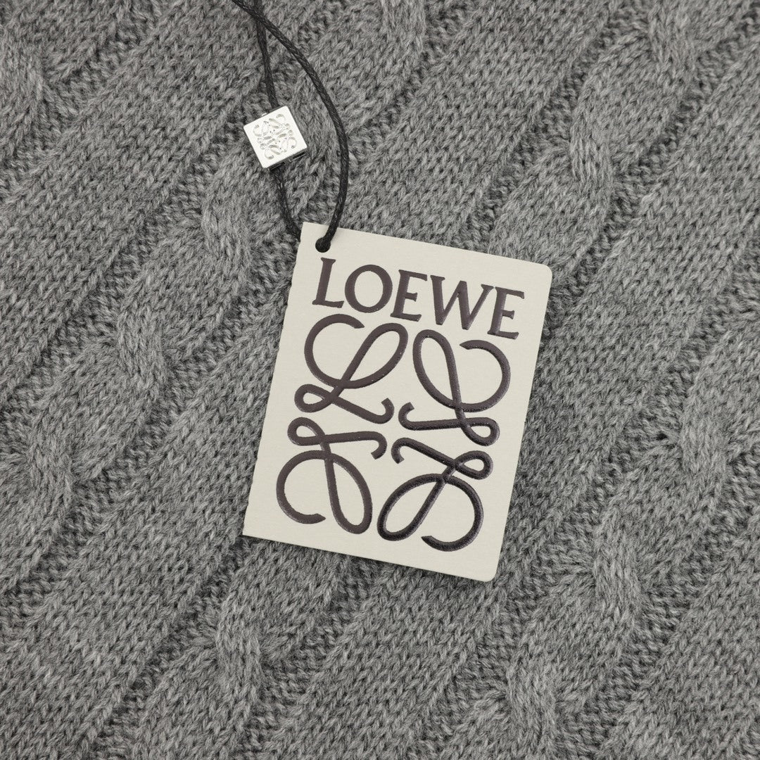 Cable-Knit Grey