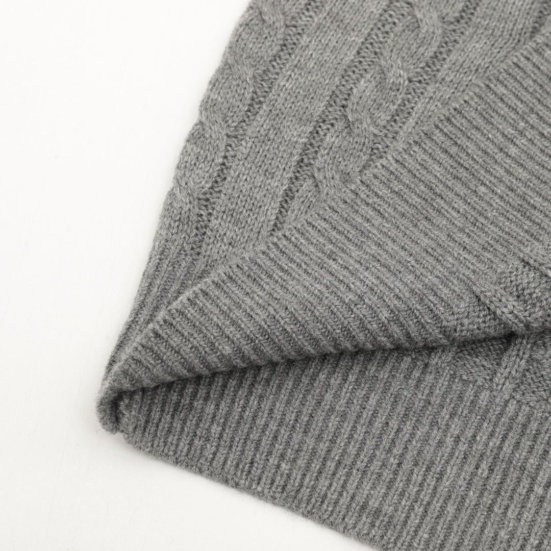 Cable-Knit Grey