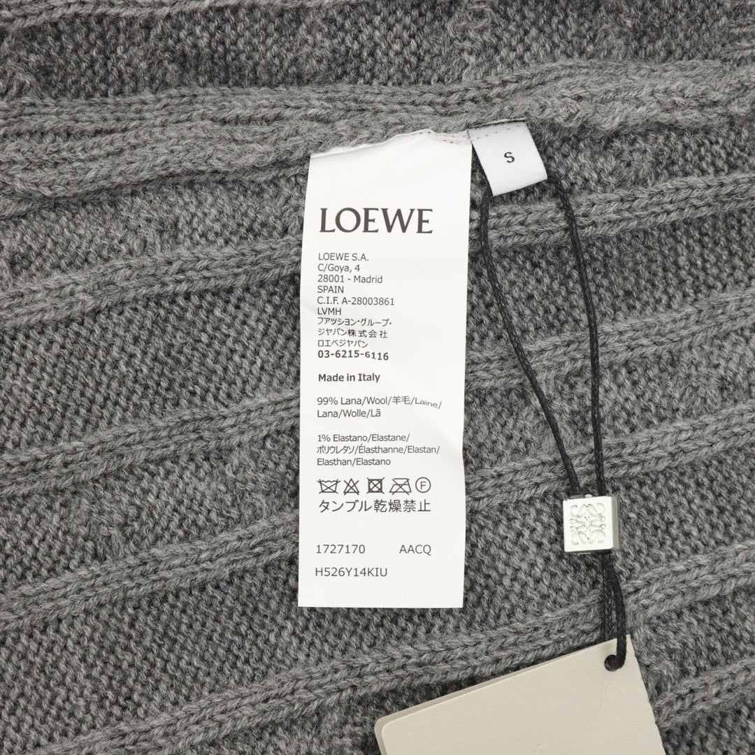 Cable-Knit Grey