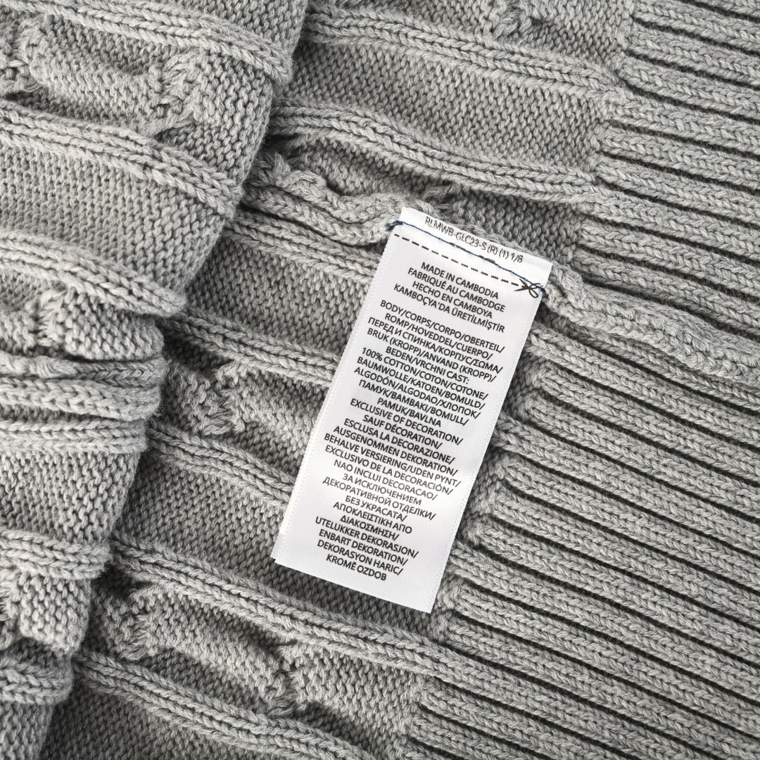 Cable-Knit Quarter-Zip Sweater Grey