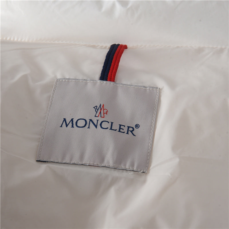 Bouvaque Short Down White