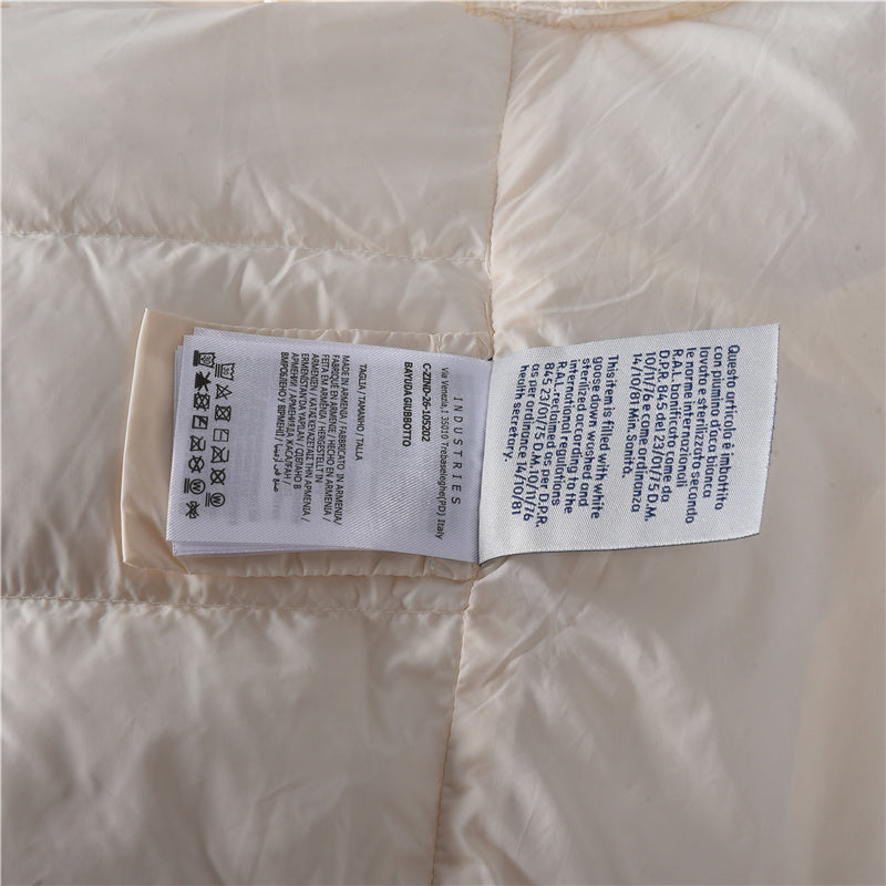 Bouvaque Short Down White
