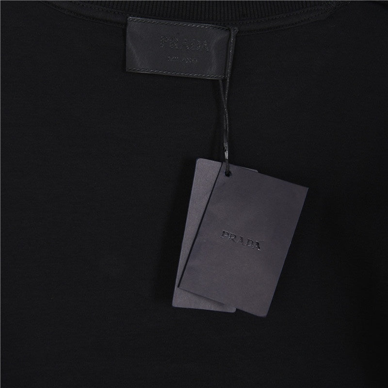Re-Nylon Triangle Logo Zip Pocket Black