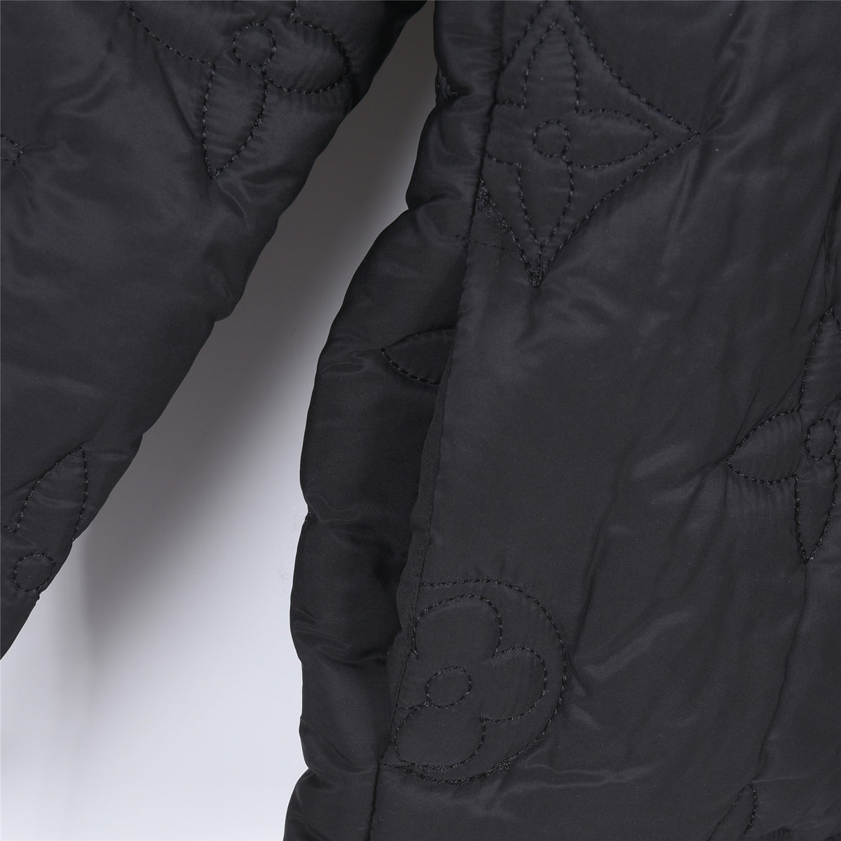 Monogram Light Padded Black