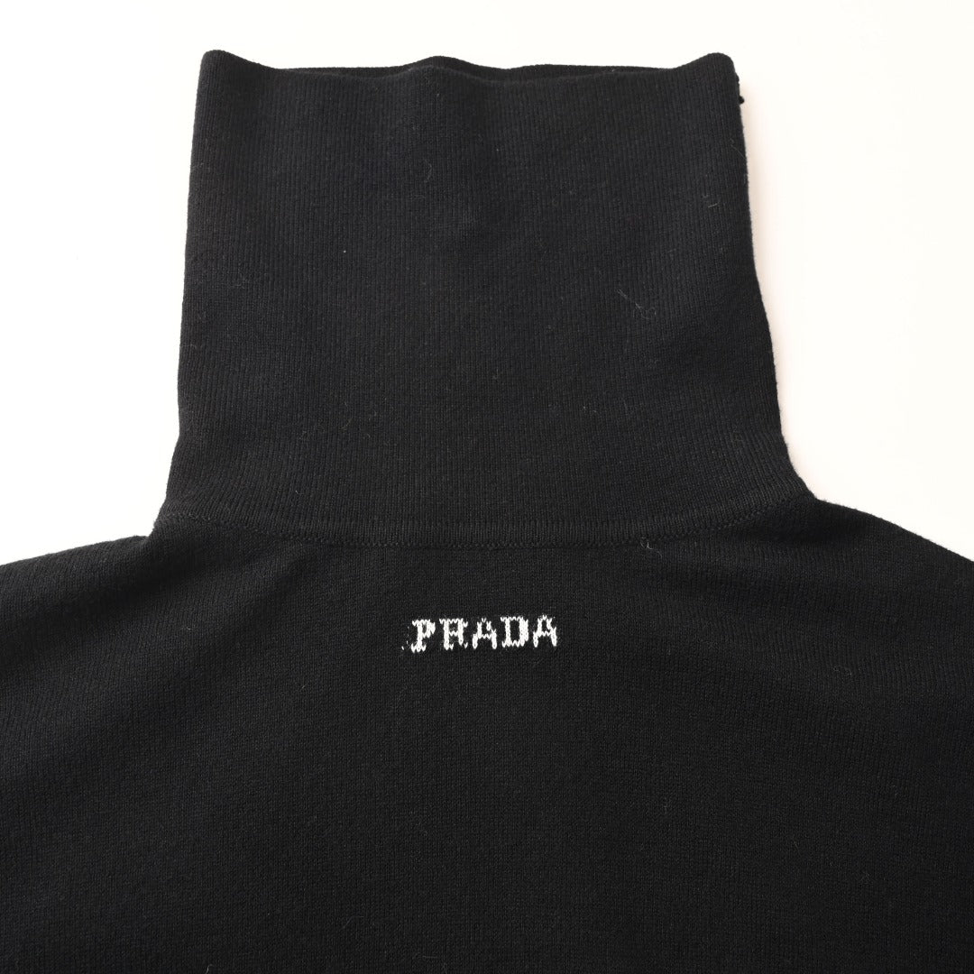 Superfine Wool Logo Turtleneck Black