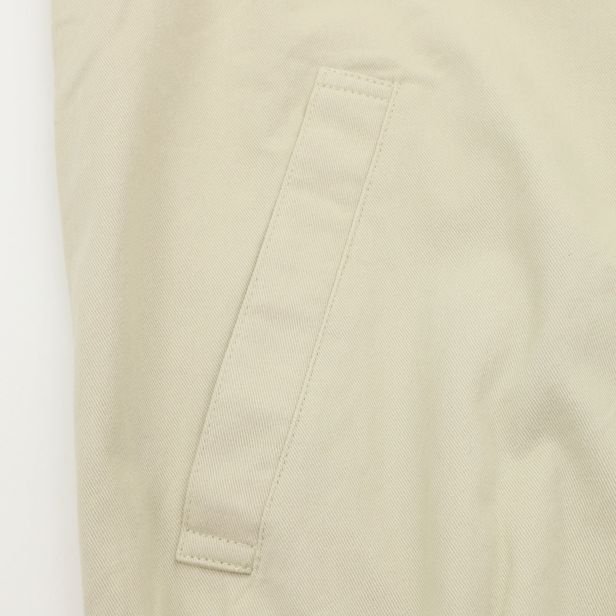 Bi-Swing Windbreaker Cream