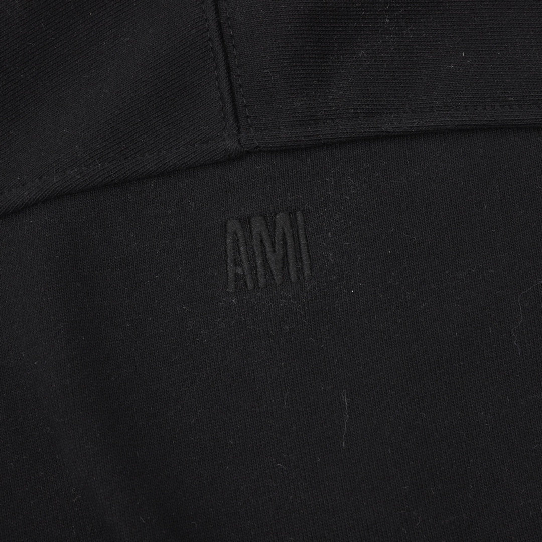 Ami de Coeur Zip-Up Black