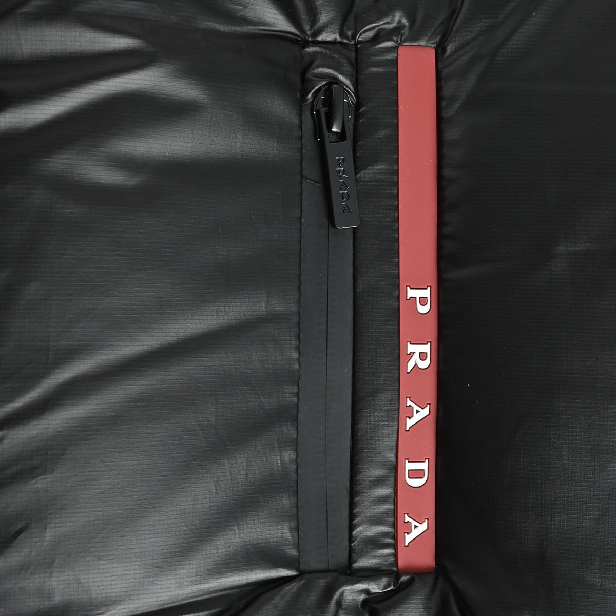 Light Re-Nylon Down Black