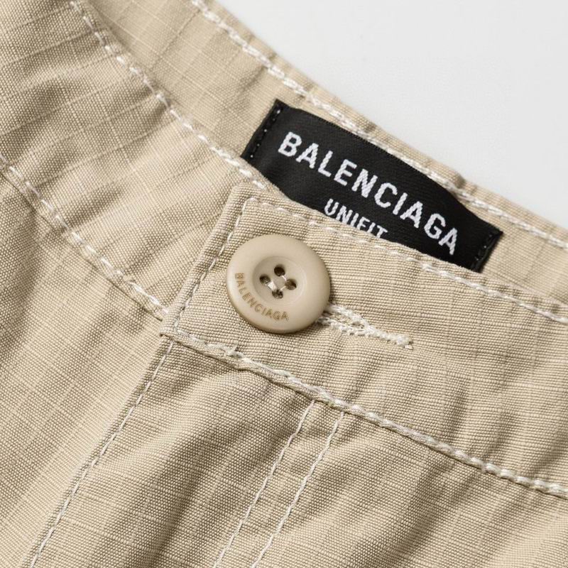 Distressed Large Cargo Pants Beige