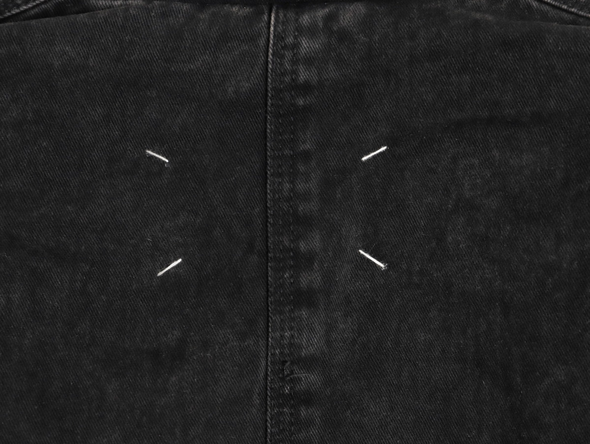 Contrast Collar Washed Black