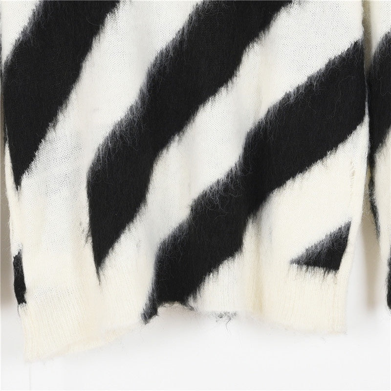 Diag Mohair Black & White