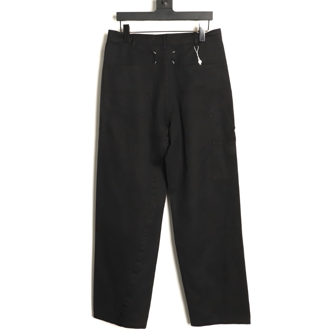 Twisted Curved-Seam Black