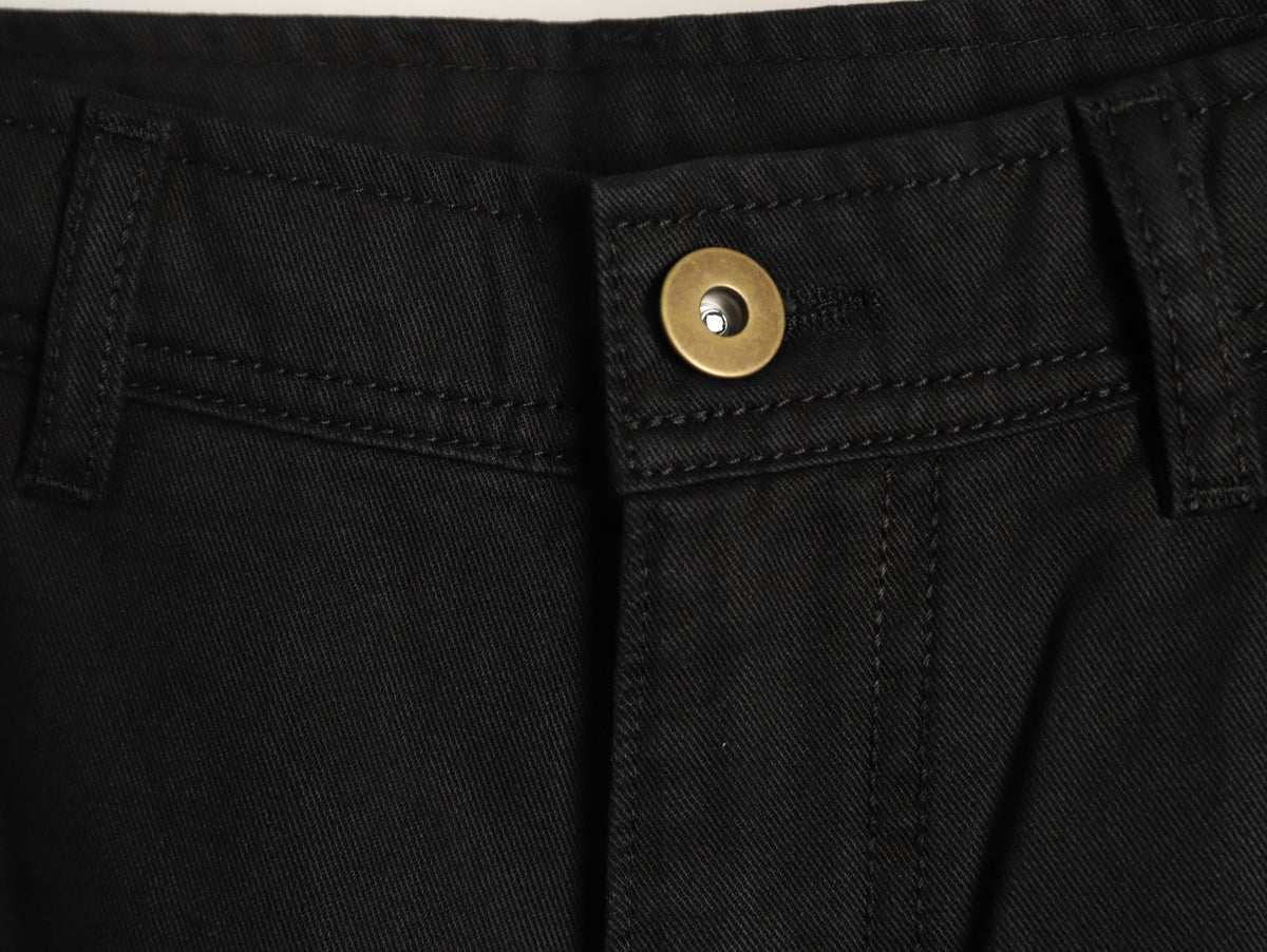 Twisted Curved-Seam Black