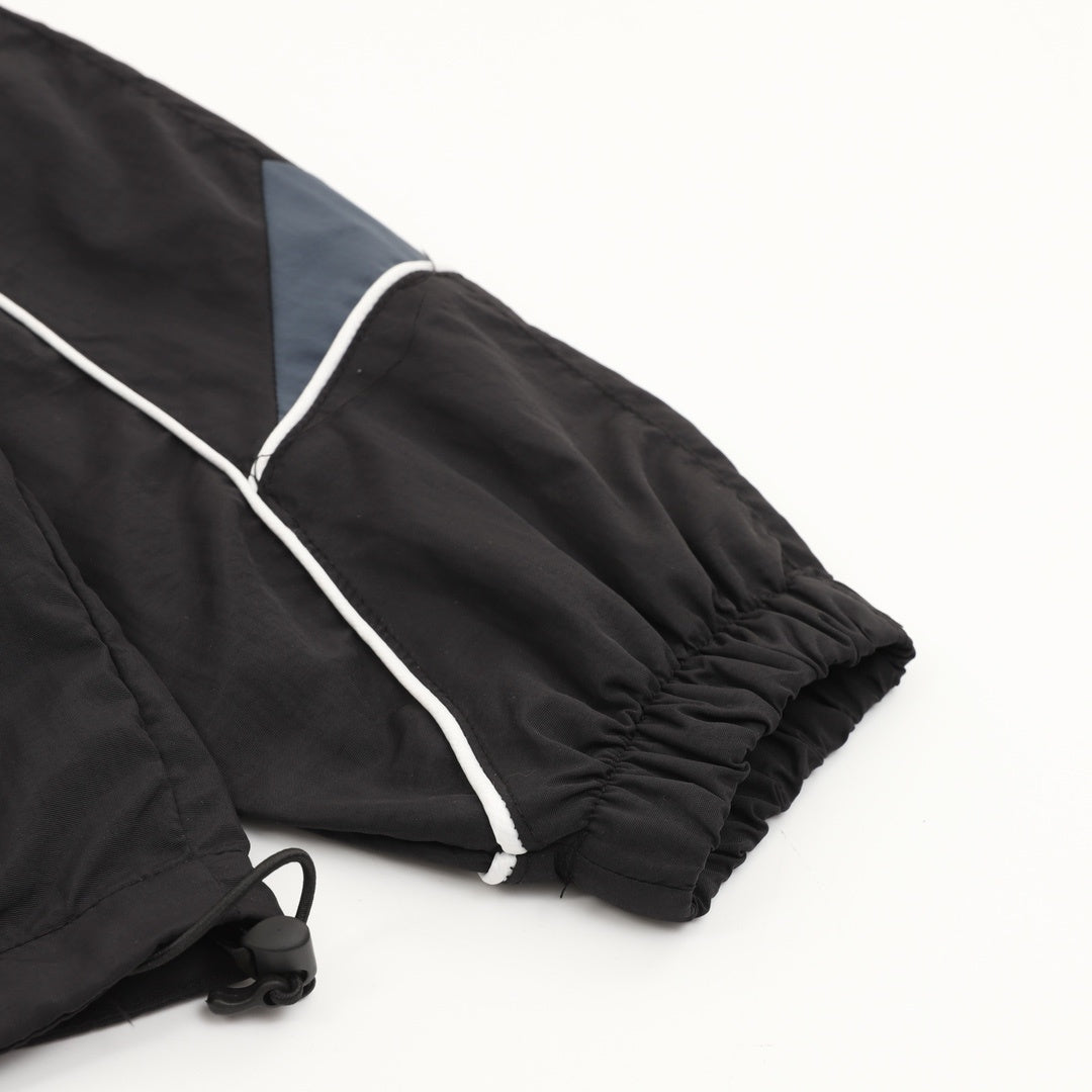 Contrast Piping Black