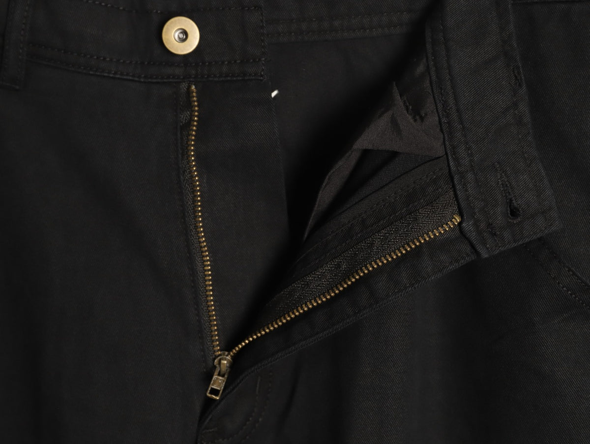Twisted Curved-Seam Black