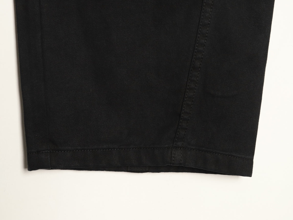 Twisted Curved-Seam Black
