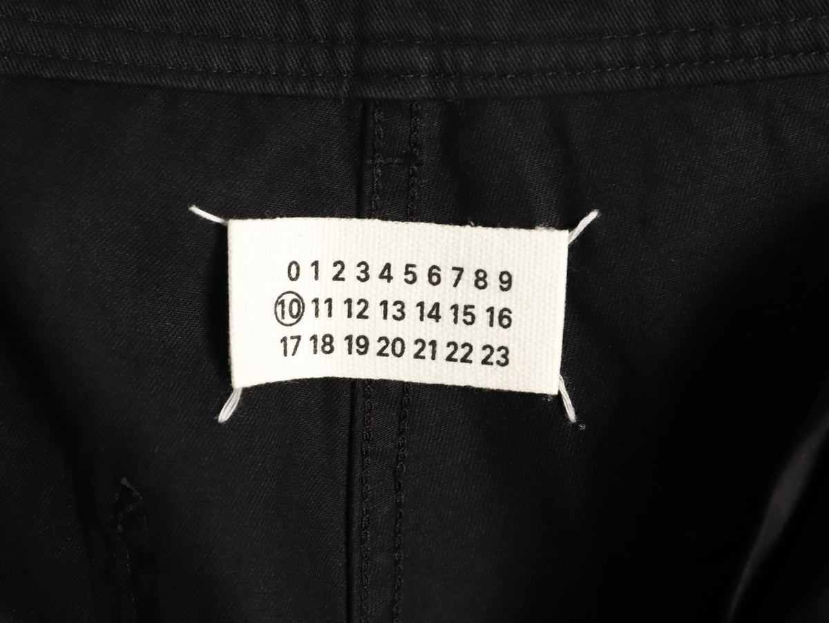 Twisted Curved-Seam Black