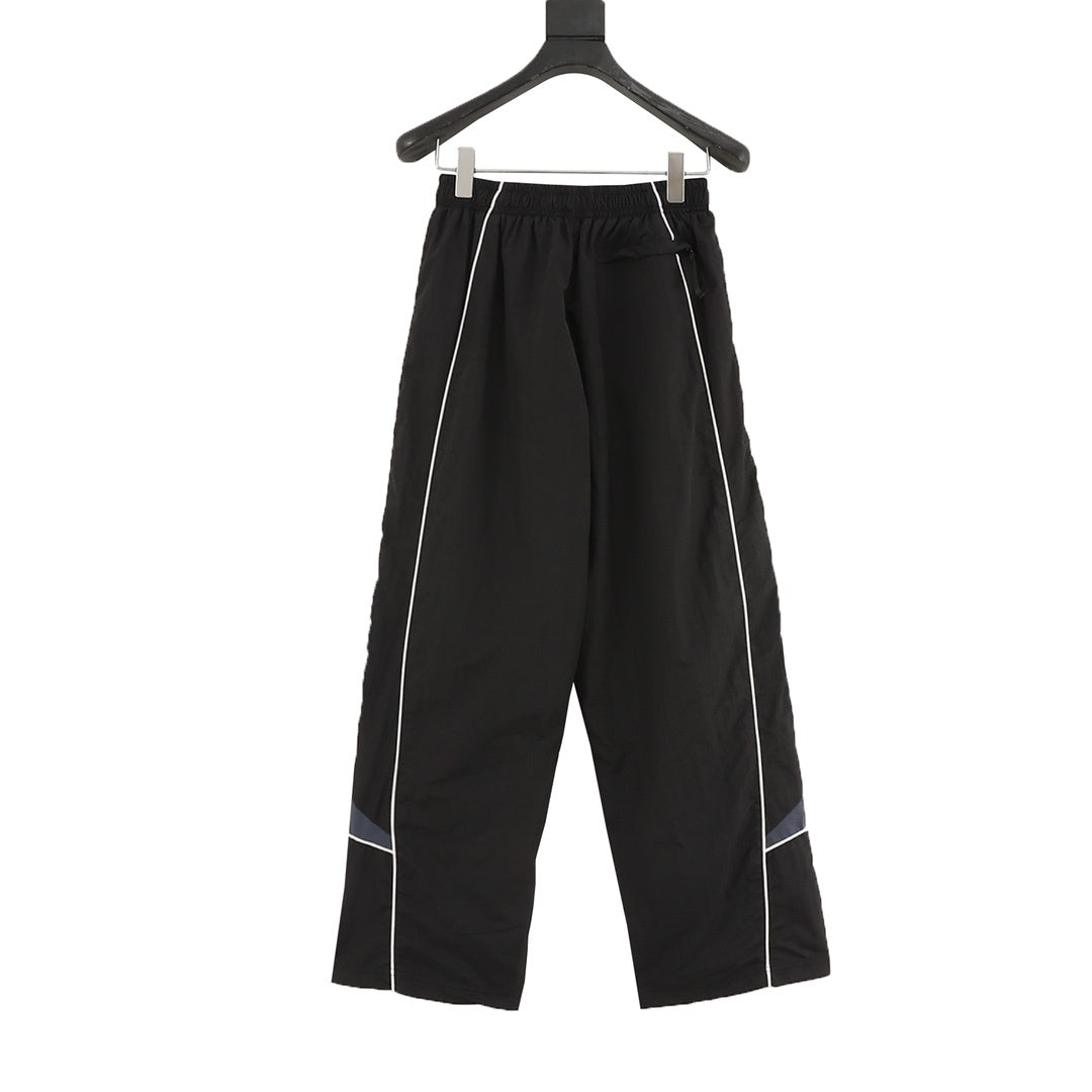 Contrast Piping Black