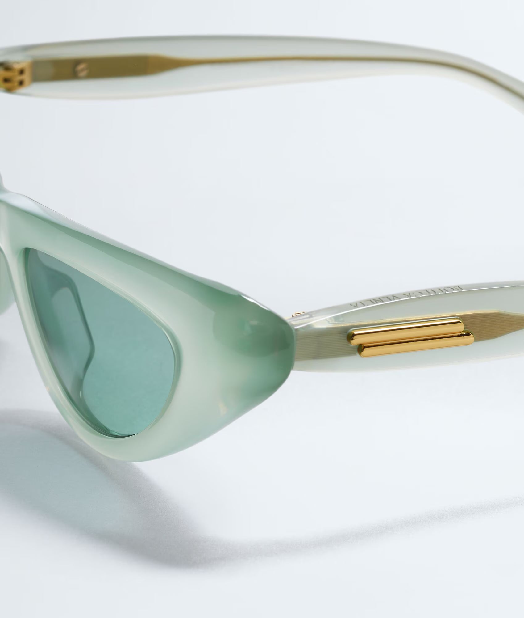 Bombe Cat Eye Sunglasses Green