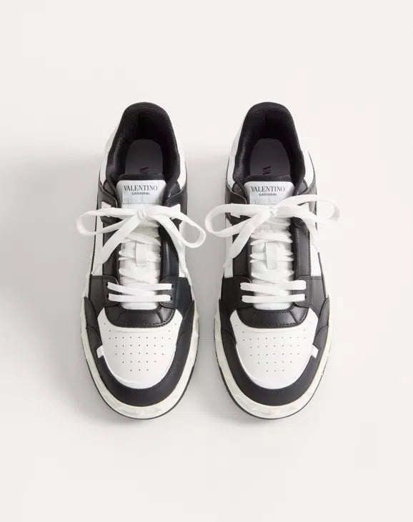 Valentino Freedots Low-Top Sneaker In Calfskin Black White