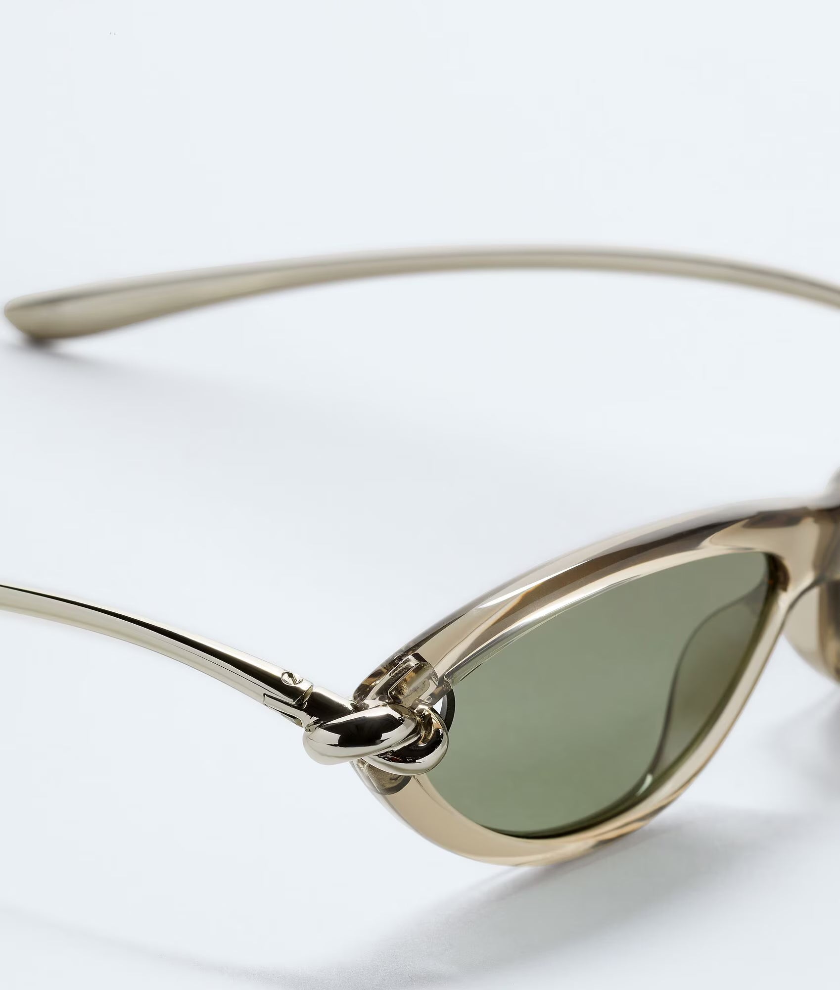 Knot Cat Eye Sunglasses Beige Green